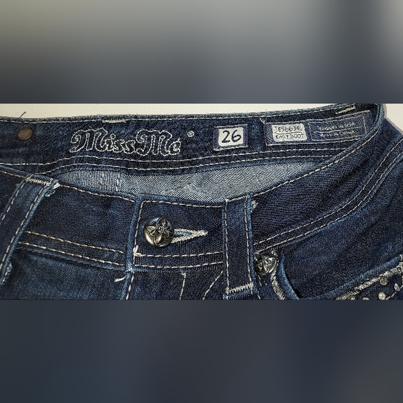 Miss Me Easy Boot JE5663EL Dark Wash Bejeweled Pocket Jeans NWOT - Picture 3 of 10